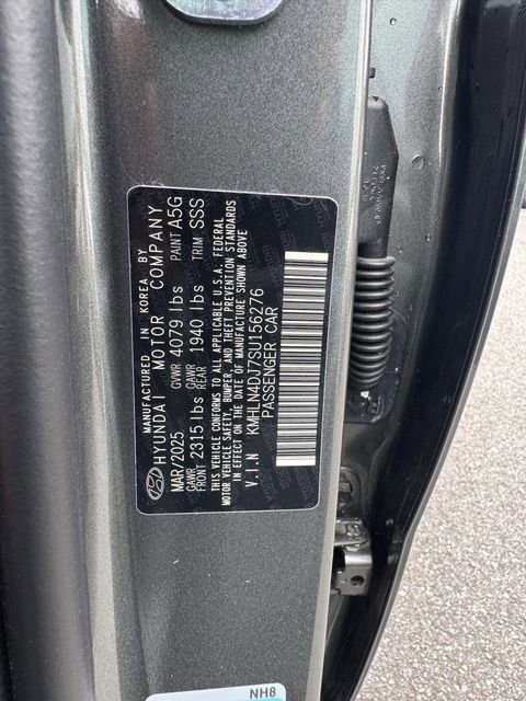 Used 2025 Hyundai Elantra Limited image 30