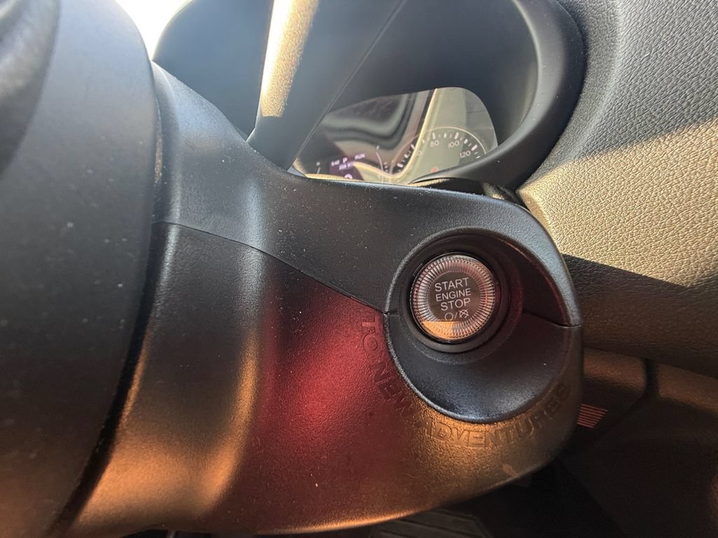 Used 2023 Jeep Renegade Latitude AWD/4WD image 31