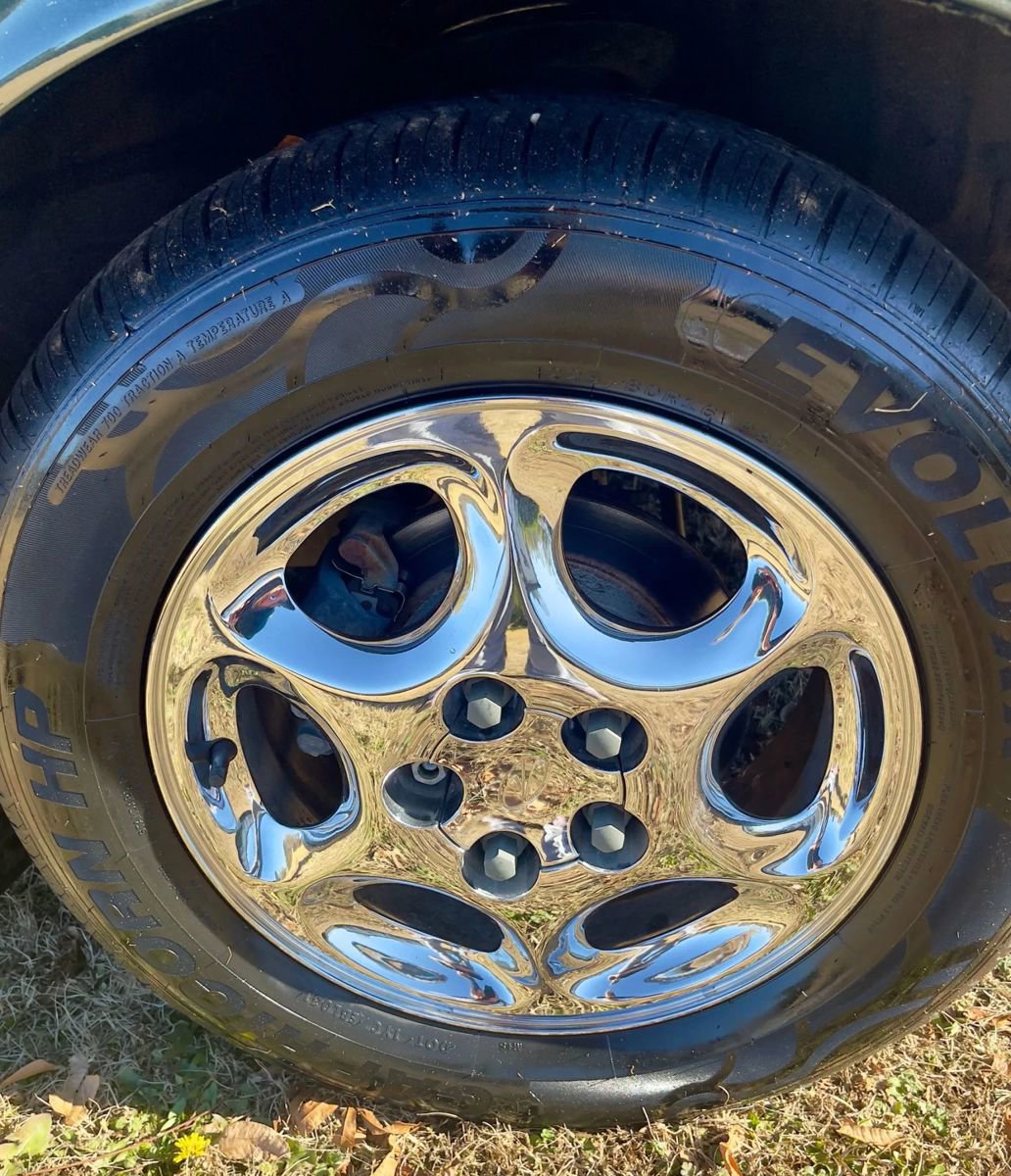 Used 1999 Oldsmobile Intrigue GL image 25