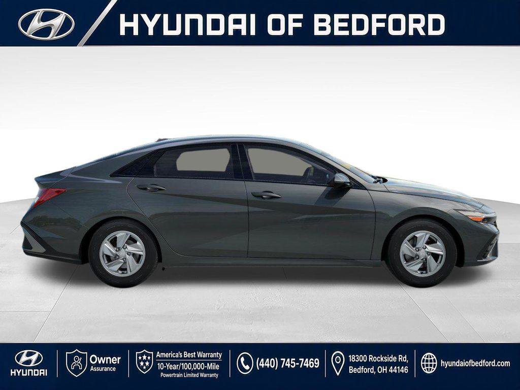 New 2026 Hyundai Elantra SE FWD image 8