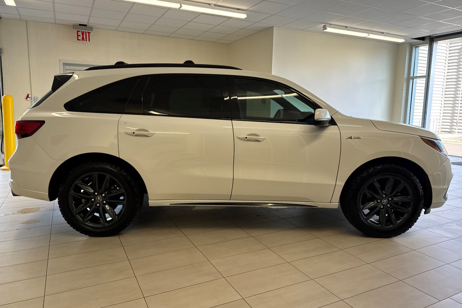 Used 2019 Acura MDX A-Spec image 3