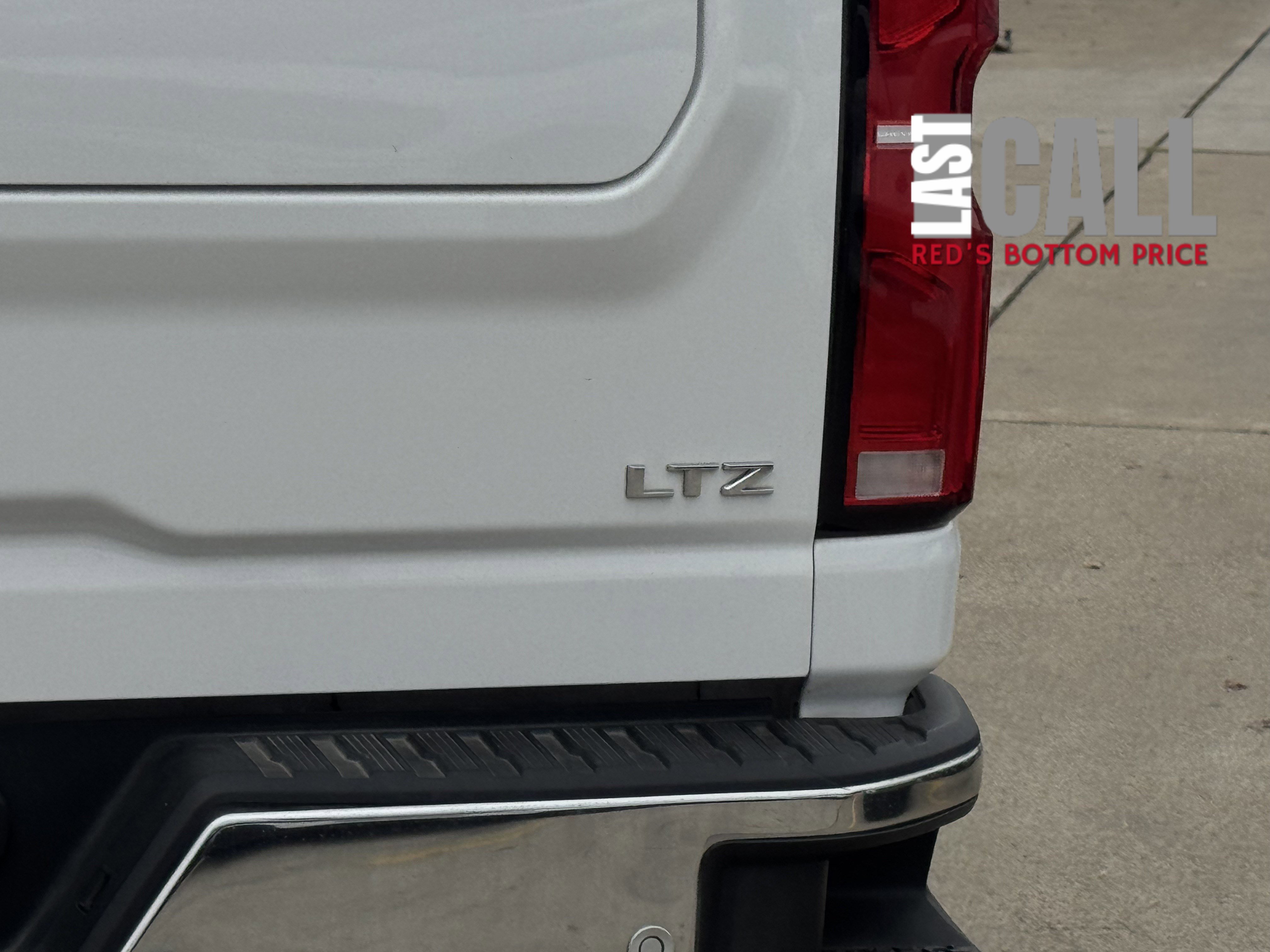 Used 2024 Chevrolet Silverado 2500 LTZ w/ LTZ Plus Package image 12