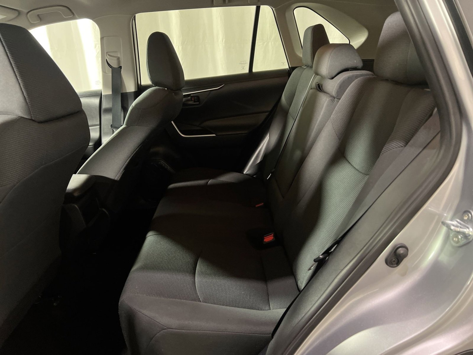 Used 2021 Toyota RAV4 LE AWD/4WD image 23