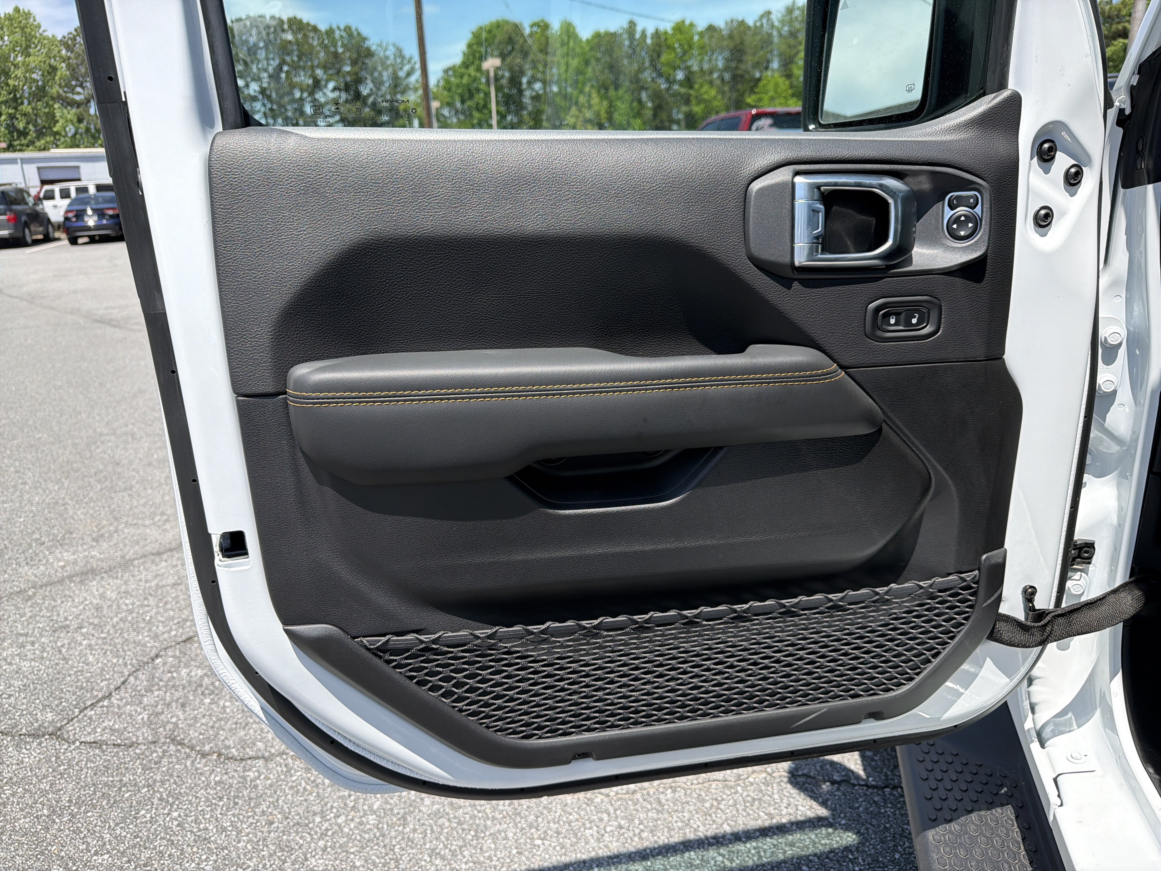 New 2026 Jeep Wrangler Unlimited Sahara AWD/4WD image 9