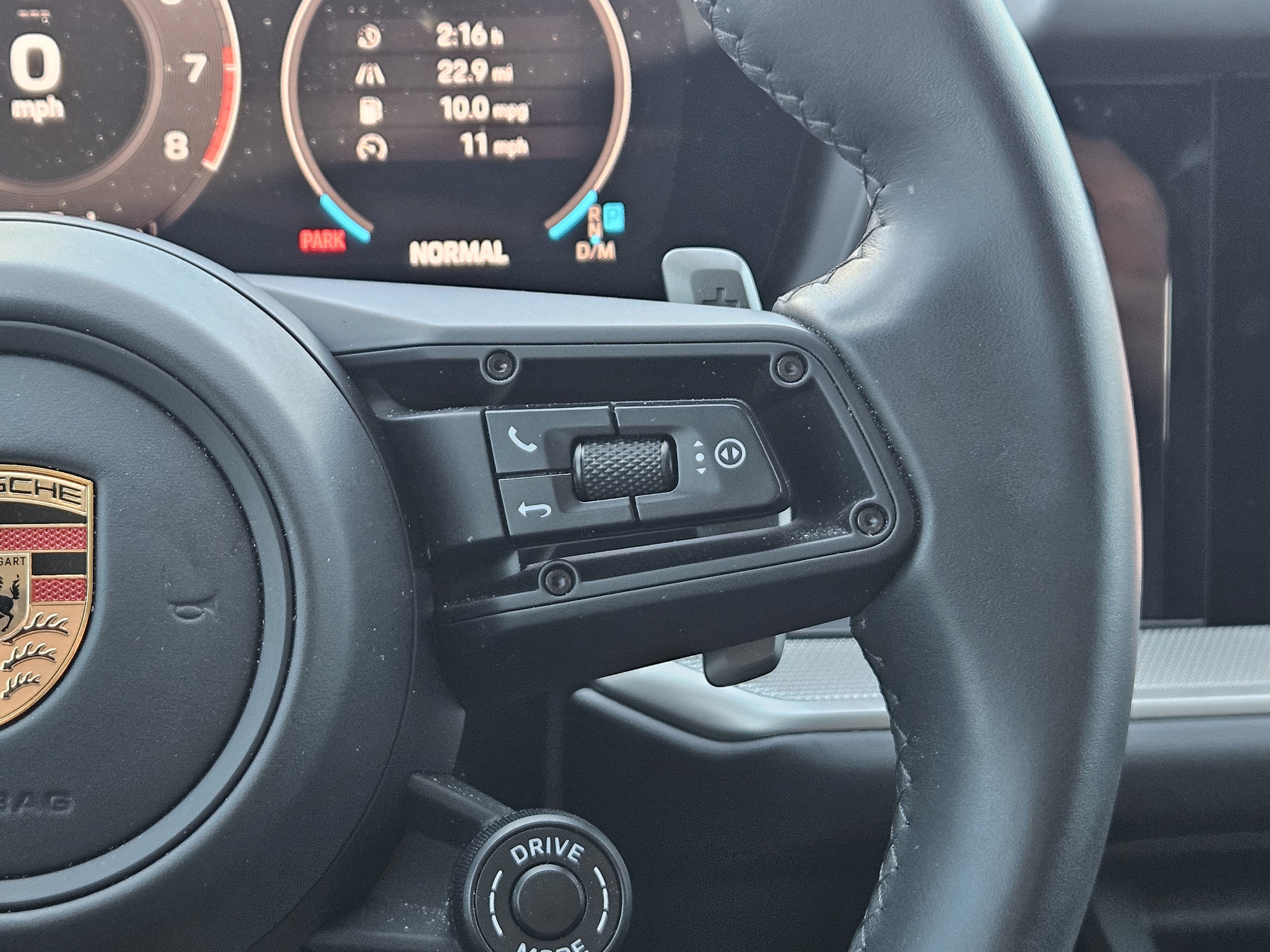 Certified 2025 Porsche Cayenne S AWD/4WD image 27