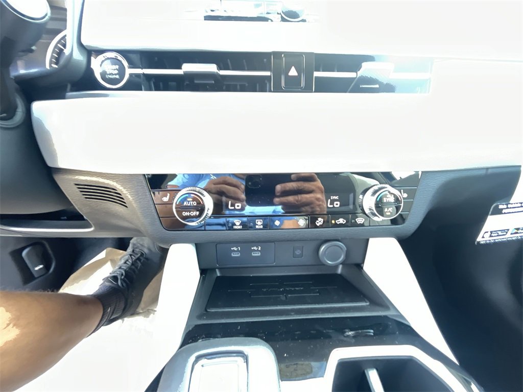 New 2025 Mitsubishi Outlander SE image 19