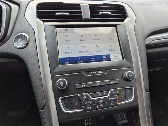 Used 2020 Ford Fusion SE AWD/4WD image 14
