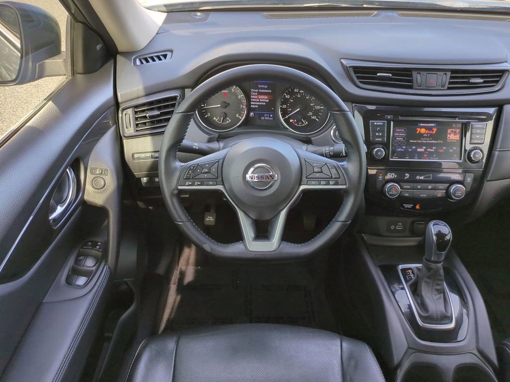 Certified 2020 Nissan Rogue SV image 16