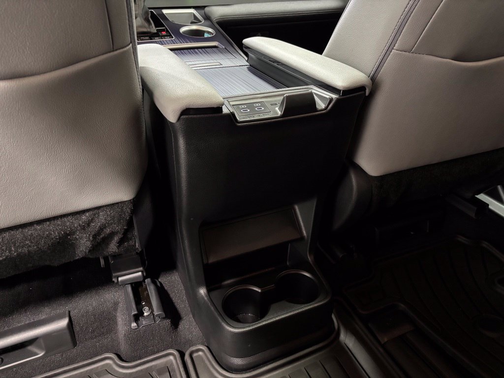 Used 2026 Toyota Sienna XLE AWD/4WD image 51