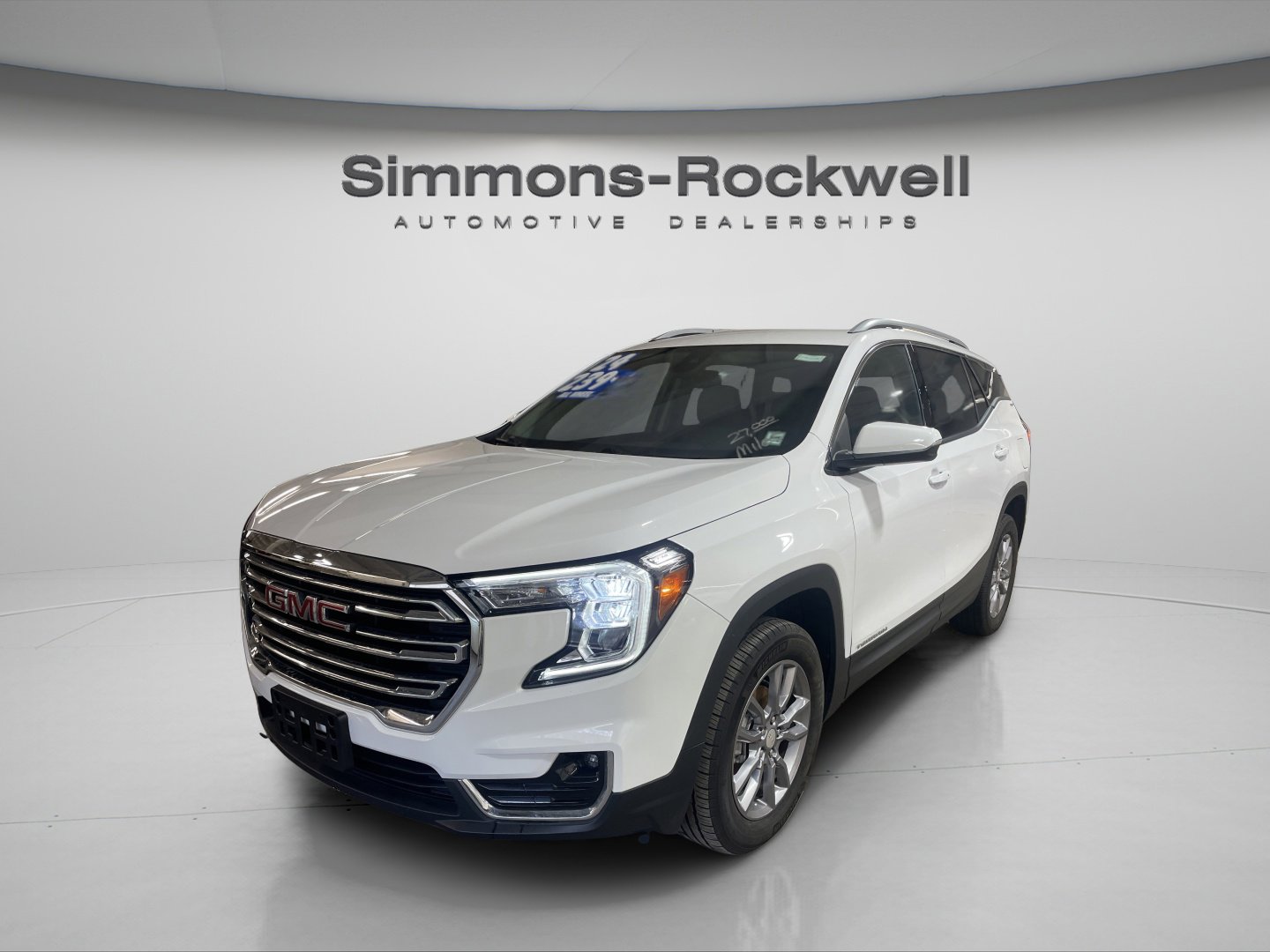 Used 2024 GMC Terrain SLT image 1