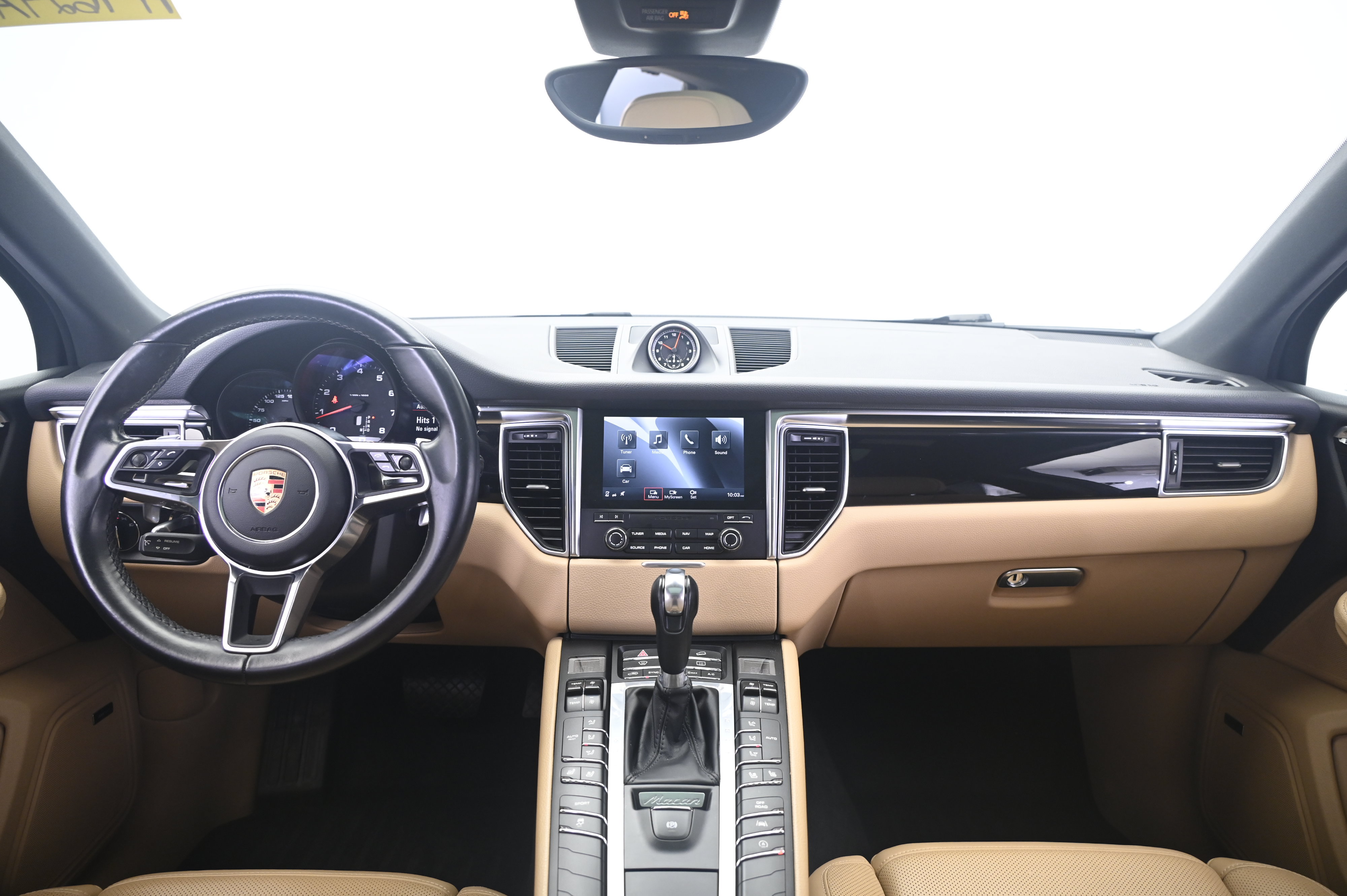Used 2018 Porsche Macan AWD/4WD image 31
