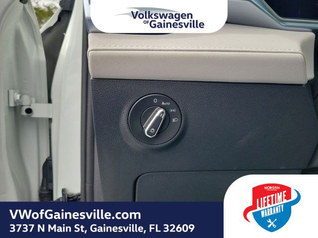 Used 2025 Volkswagen Taos SE FWD image 20