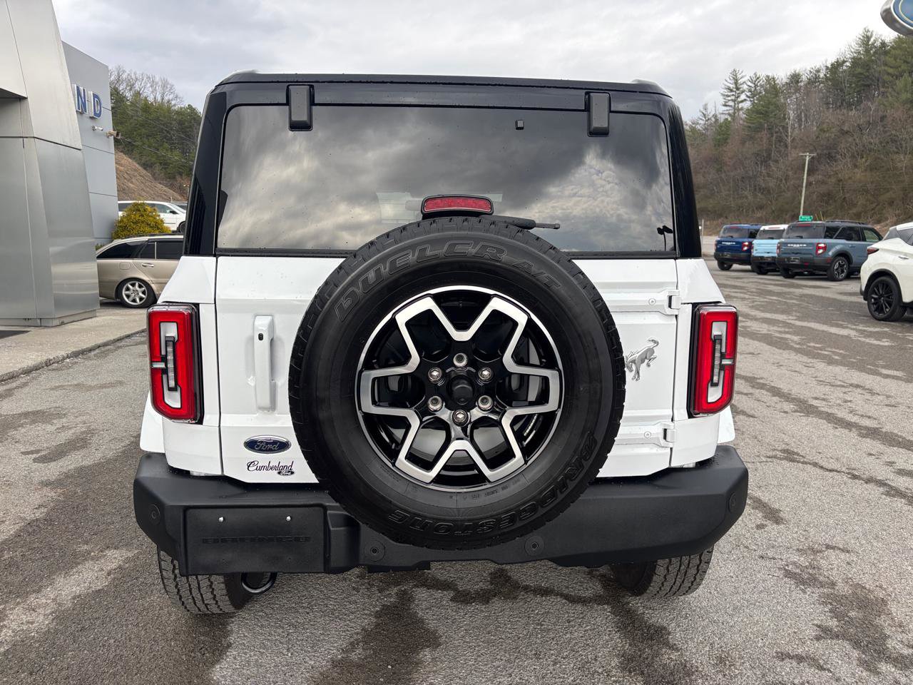 Used 2025 Ford Bronco Outer Banks image 3