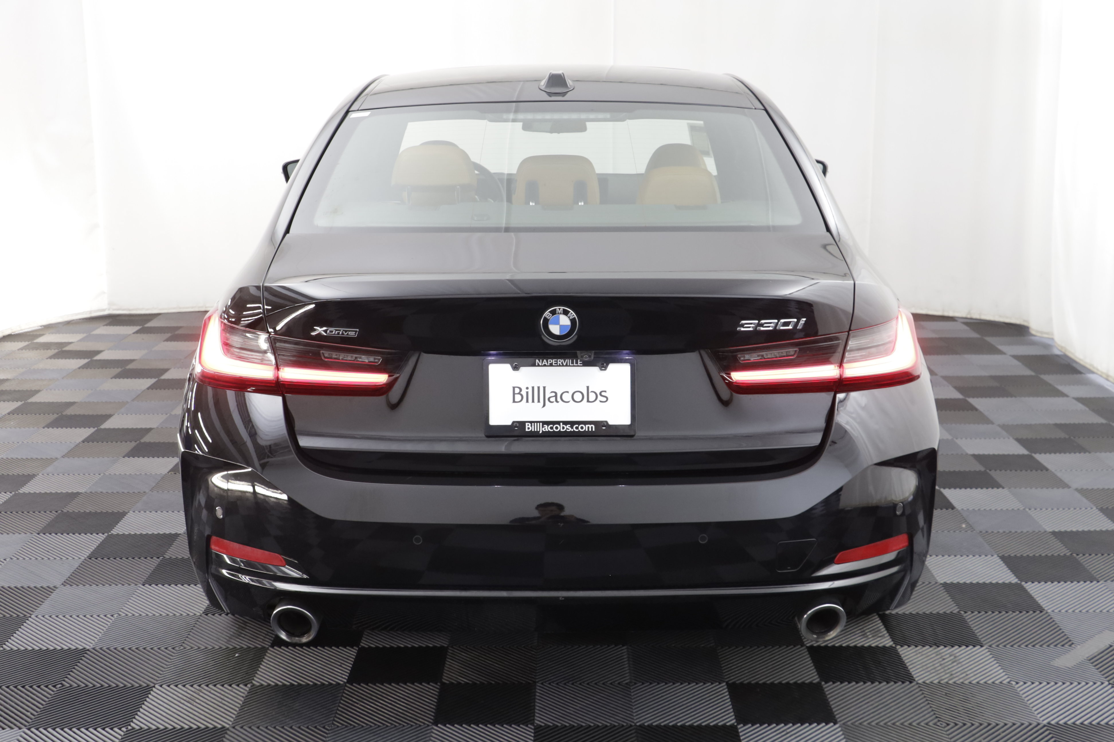 Used 2023 BMW 330i xDrive Sedan w/ Premium Package AWD/4WD image 17