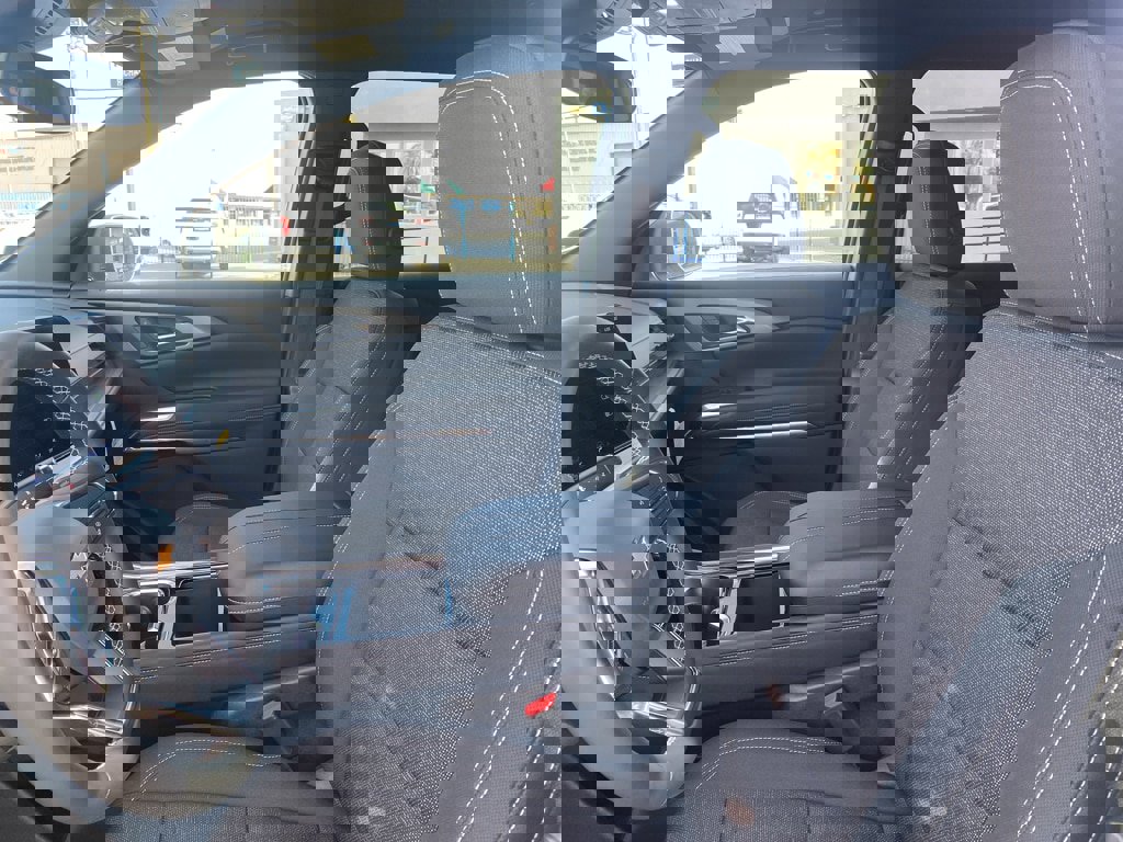 Used 2026 Chevrolet Traverse LT image 29