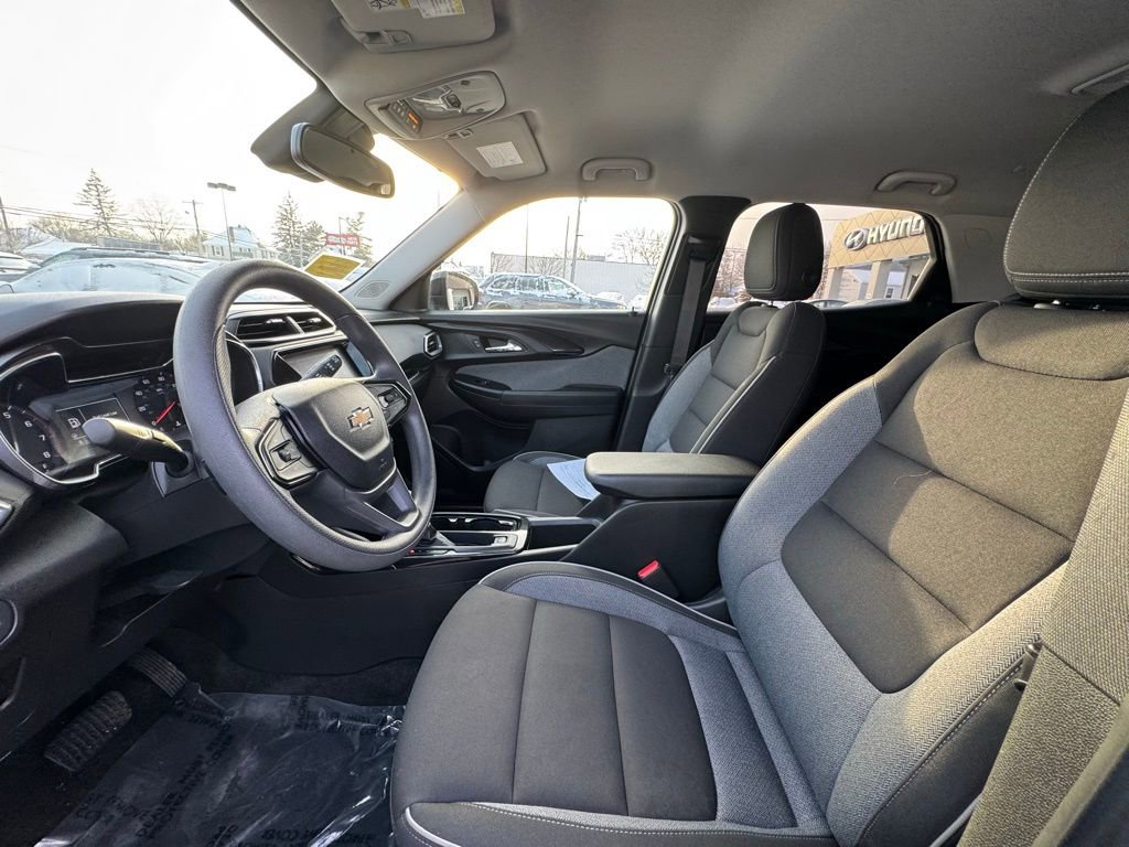 Used 2023 Chevrolet TrailBlazer LT w/ Convenience Package image 22