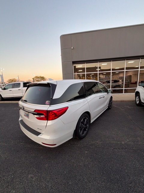 Used 2024 Honda Odyssey Elite image 3