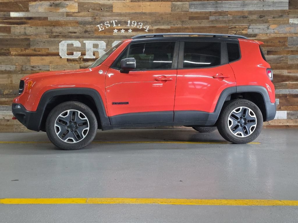Used 2015 Jeep Renegade Trailhawk w/ Popular Equipment Group AWD/4WD image 34