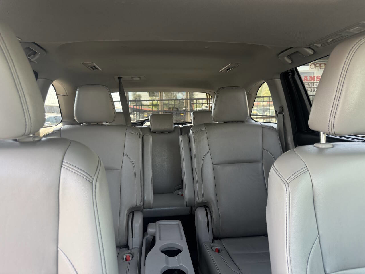 Used 2018 Toyota Highlander XLE image 26