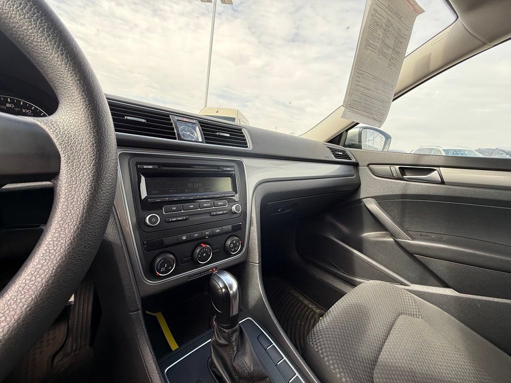 Used 2013 Volkswagen Passat 2.5 S FWD image 12