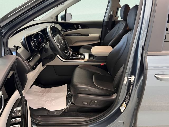 Used 2024 Kia Carnival EX FWD image 18