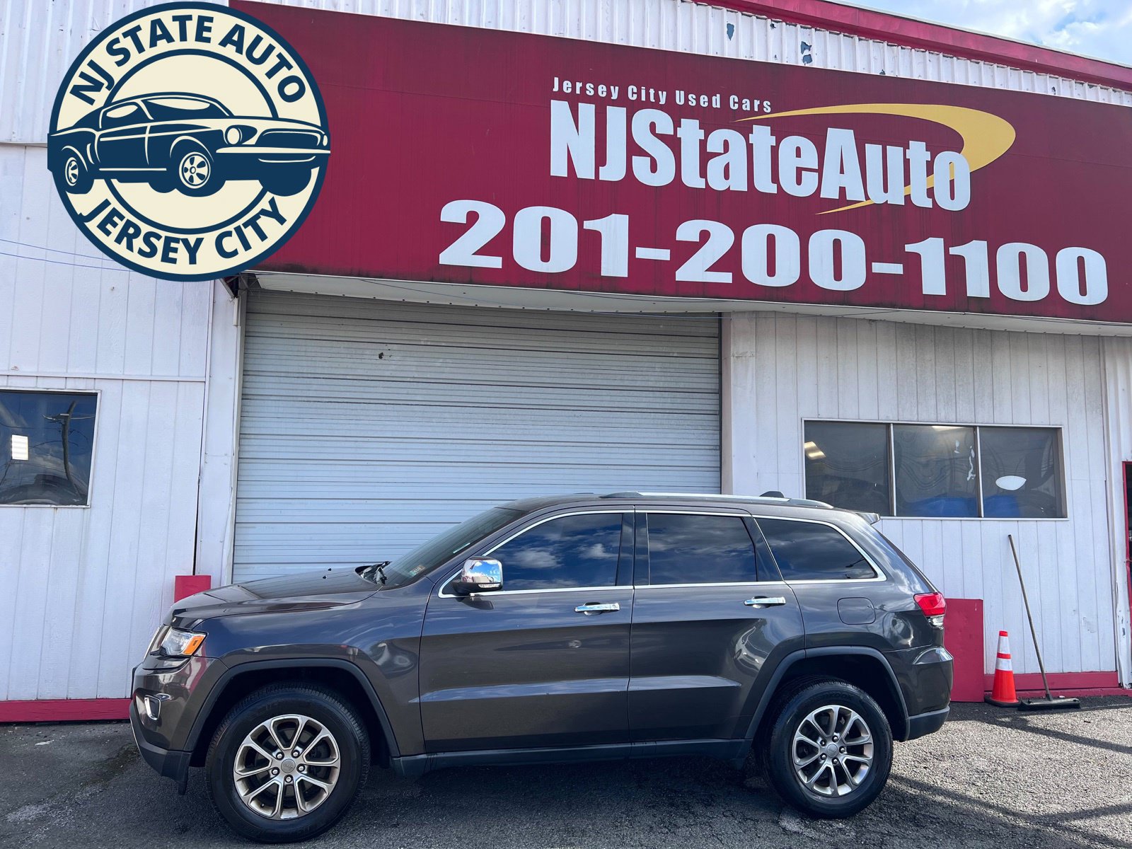 Used 2015 Jeep Grand Cherokee Limited w/ Luxury Group II AWD/4WD image 2