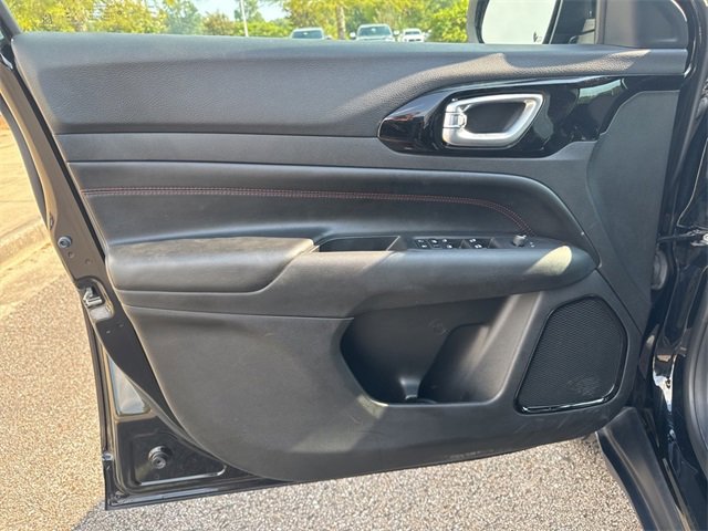 Used 2024 Jeep Compass Trailhawk image 11