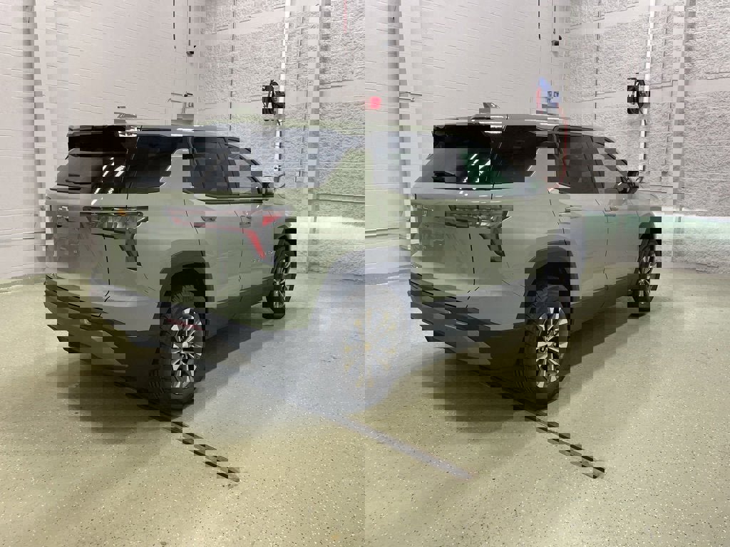 New 2026 Chevrolet Equinox LT w/ Safety and Technology Package image 4