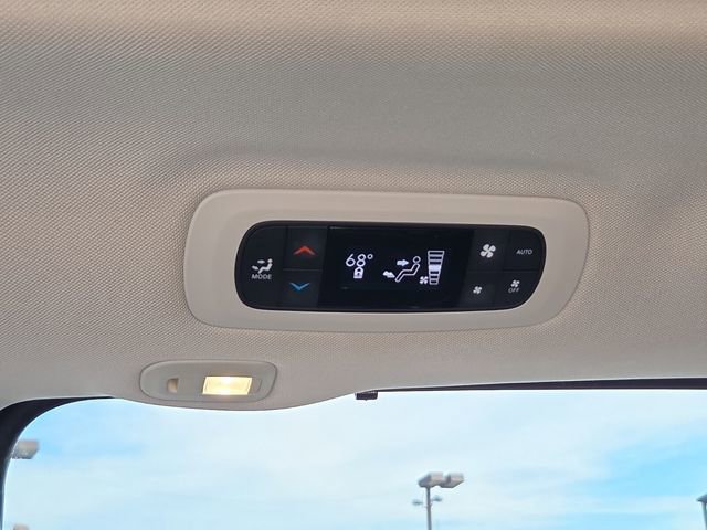 Used 2022 Chrysler Pacifica Limited FWD image 15