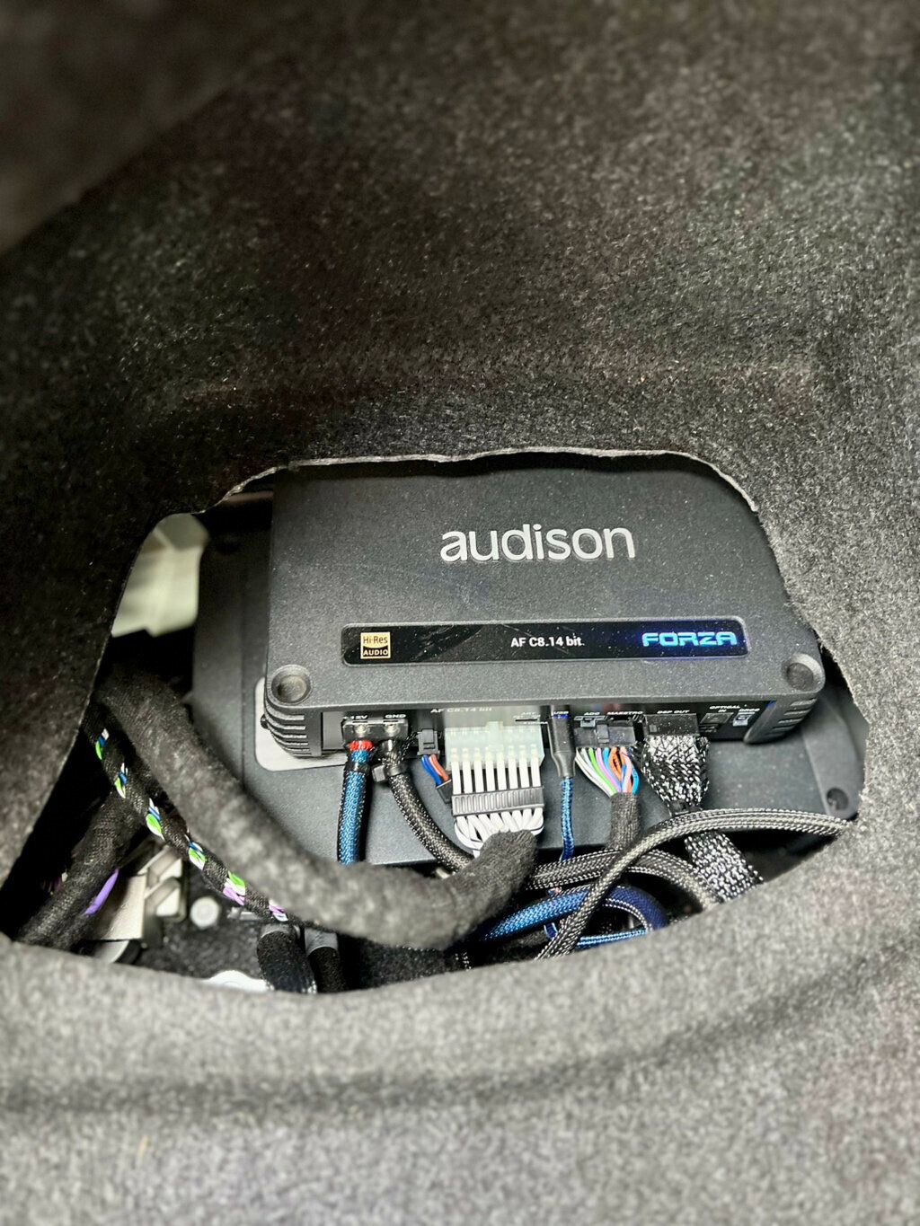 Used 2019 BMW 230i xDrive Convertible w/ Convenience Package image 8