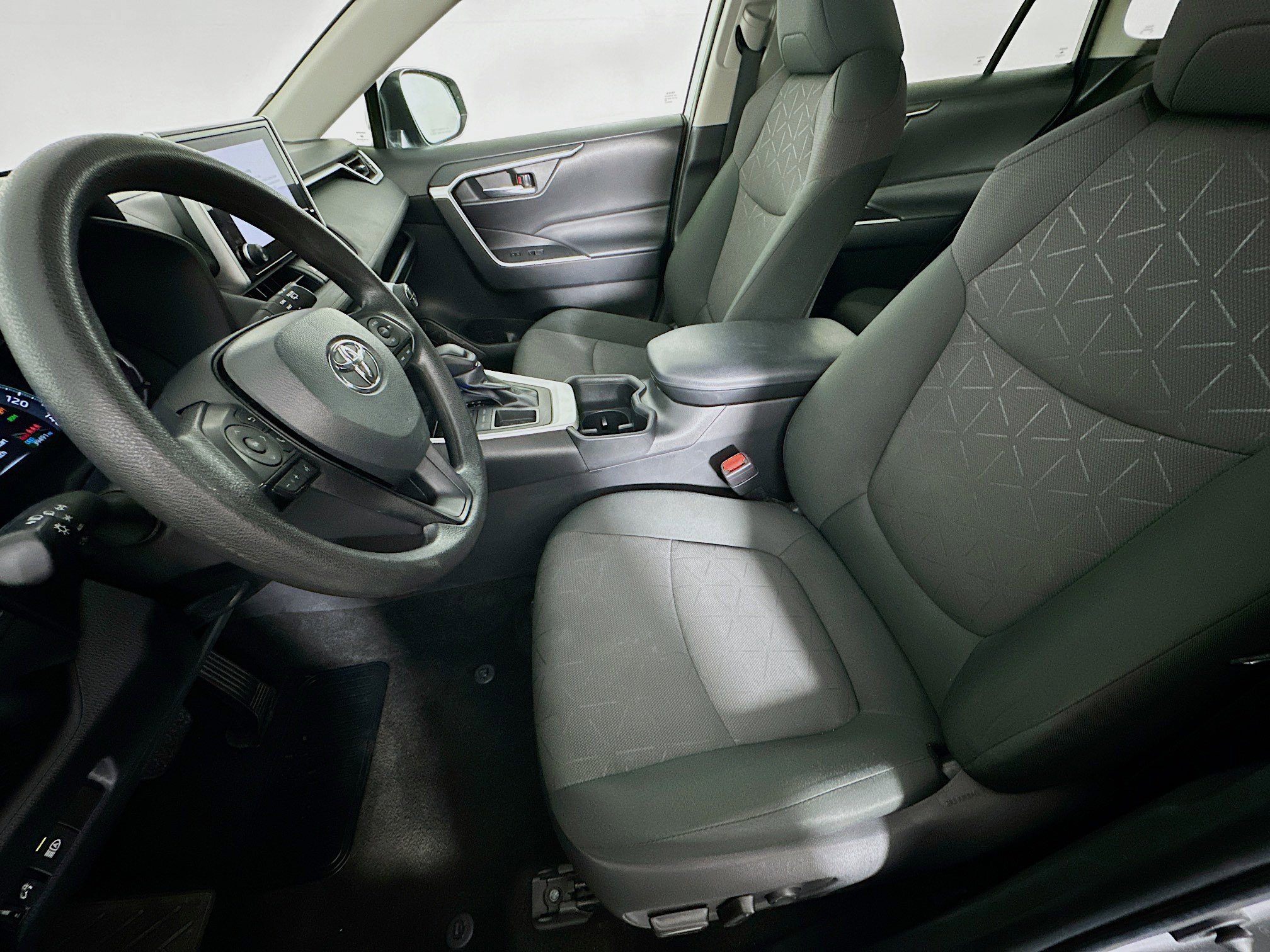 Used 2024 Toyota RAV4 XLE image 13