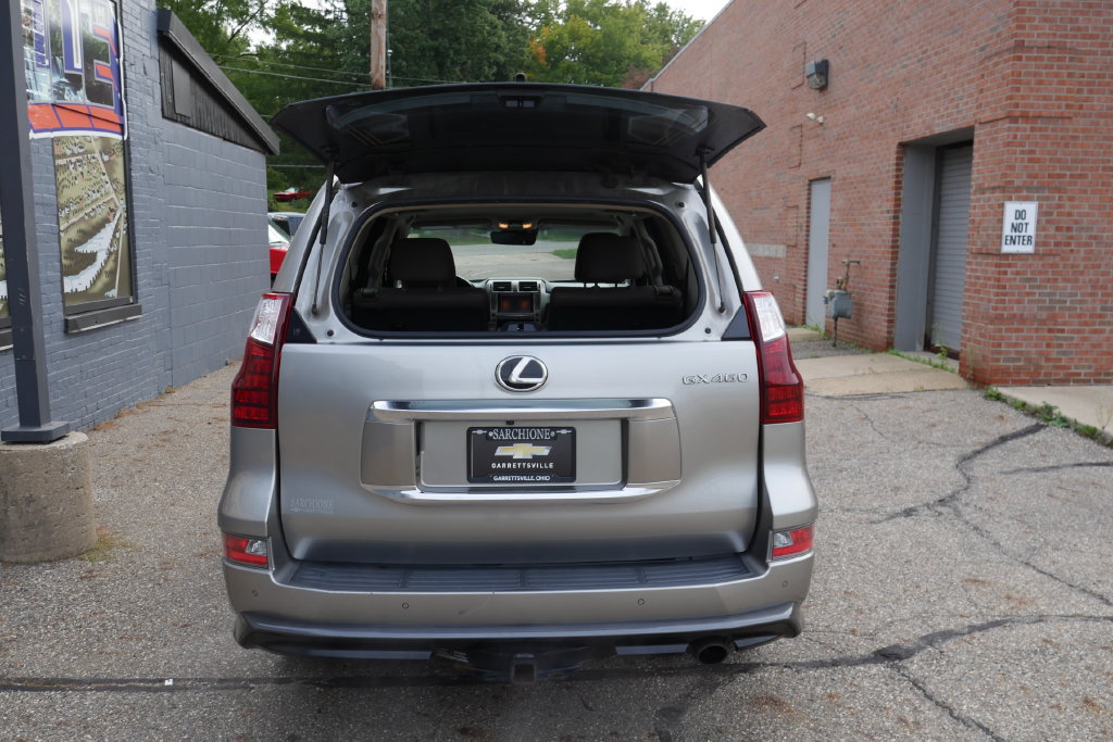 Used 2020 Lexus GX 460 Luxury w/ Luxury Sport Package AWD/4WD image 4