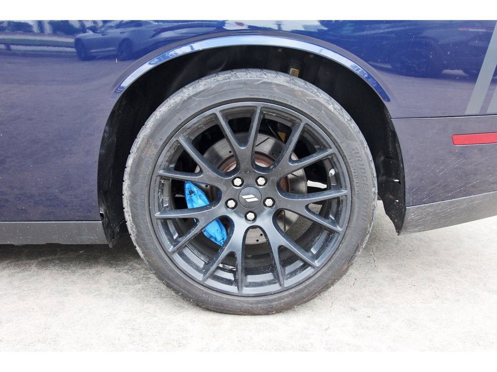Used 2017 Dodge Challenger R/T Scat Pack w/ Dynamics Package RWD image 29