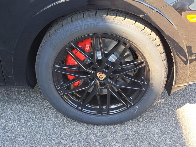 New 2026 Porsche Cayenne GTS image 11