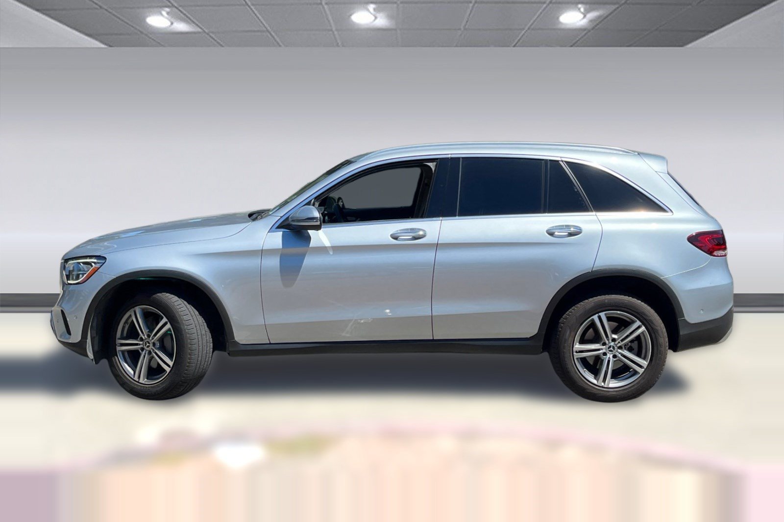 Used 2021 Mercedes-Benz GLC 300 image 2