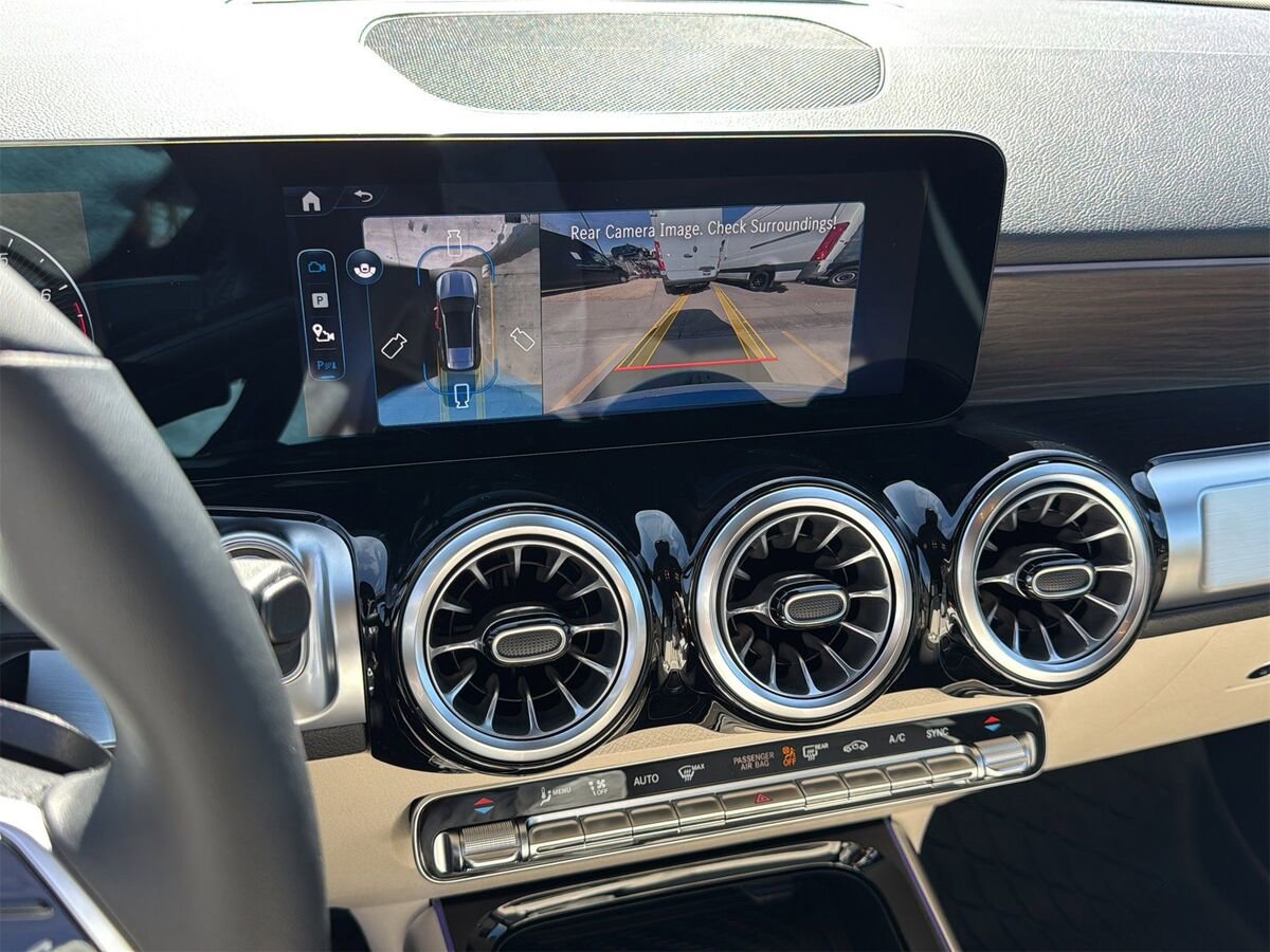 New 2026 Mercedes-Benz GLB 250 image 18