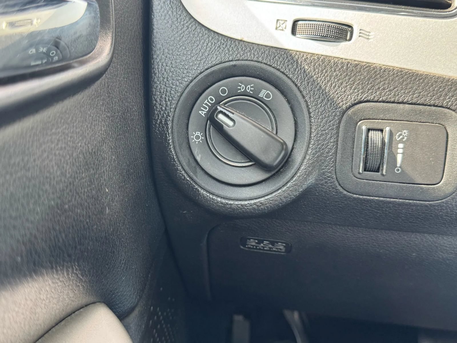 Used 2018 Dodge Journey SE w/ Popular Equipment Group FWD image 32