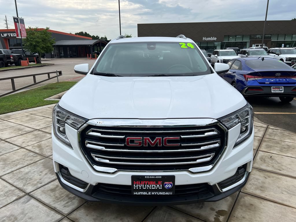 Used 2024 GMC Terrain SLT AWD/4WD image 2