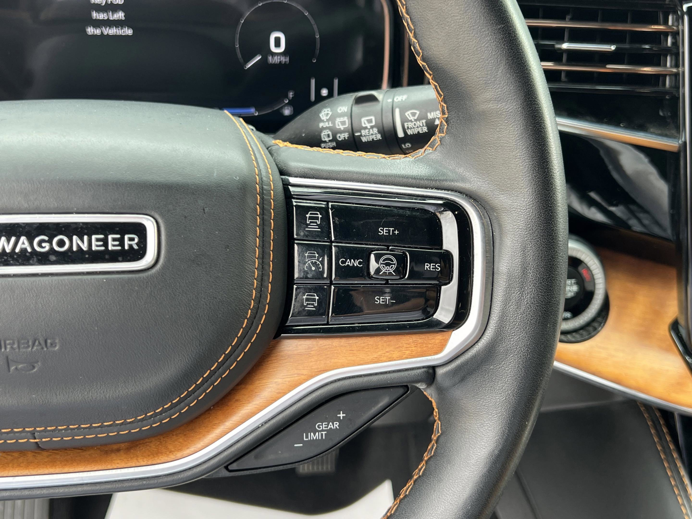 Used 2022 Jeep Grand Wagoneer Series III image 12