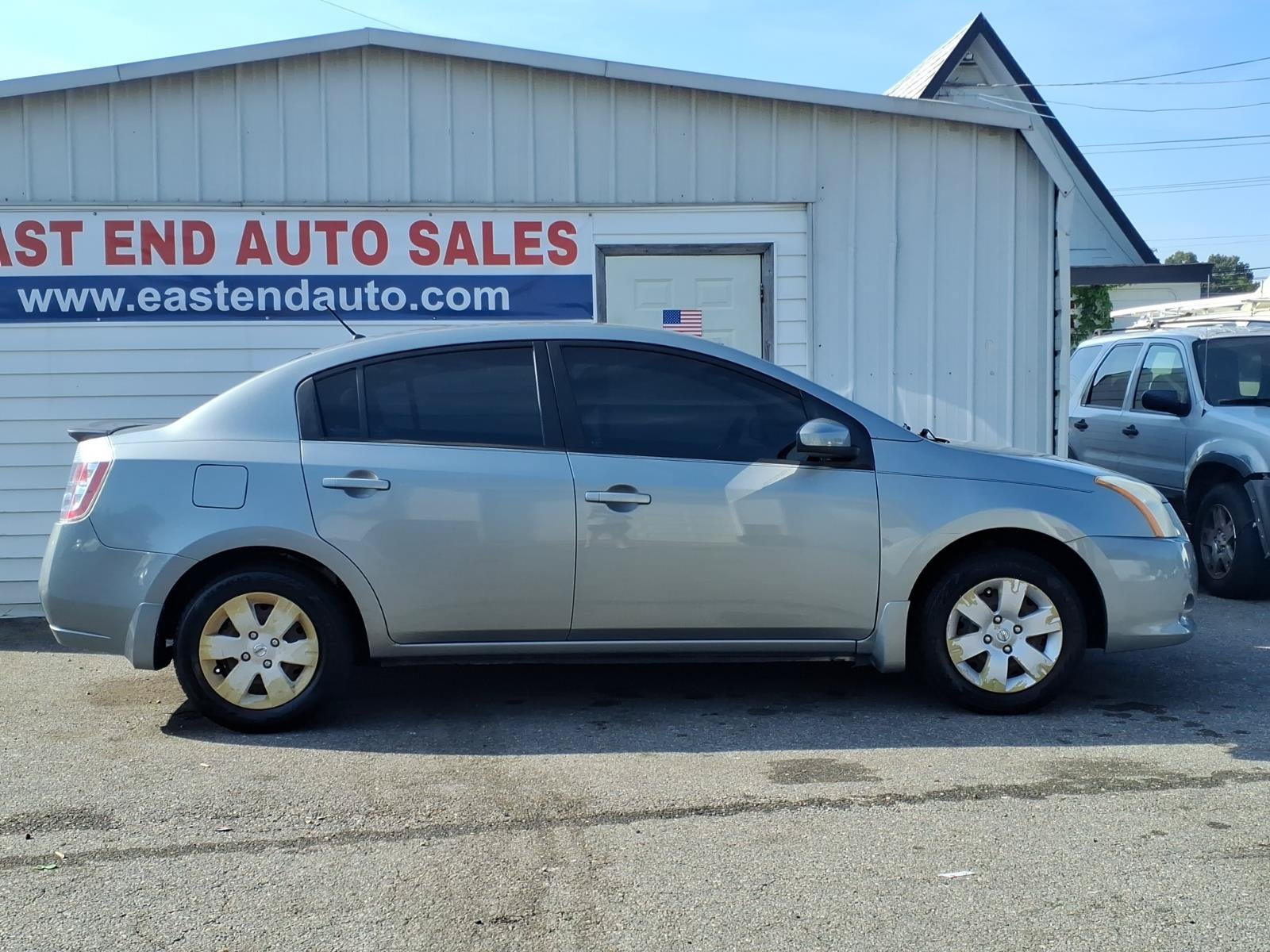 Used 2012 Nissan Sentra 2.0 FWD image 2
