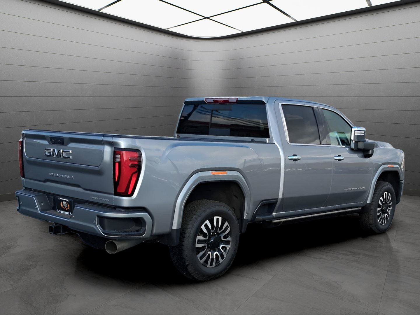 Used 2025 GMC Sierra 2500 Denali Ultimate image 5