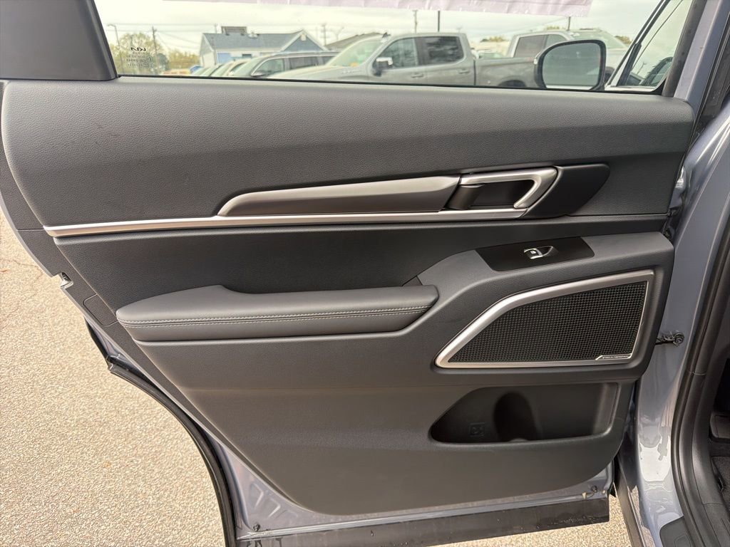 Certified 2025 Kia Telluride S image 23