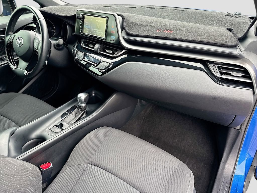 Used 2018 Toyota C-HR XLE FWD image 35