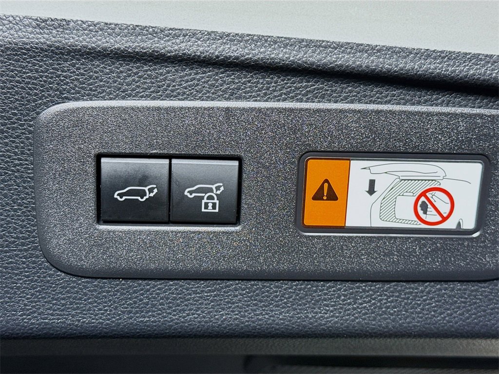 Used 2024 Toyota Land Cruiser image 32