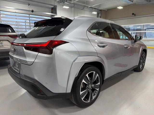 Used 2023 Lexus UX 250h AWD w/ Accessory Package (Z2) image 7