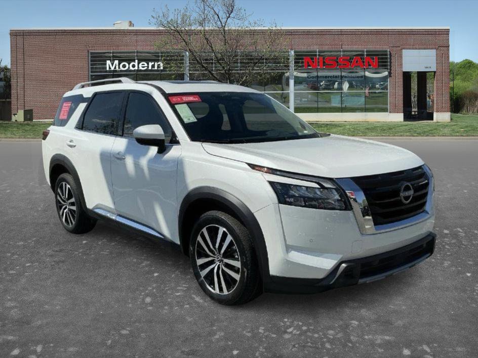 Certified 2025 Nissan Pathfinder Platinum image 5