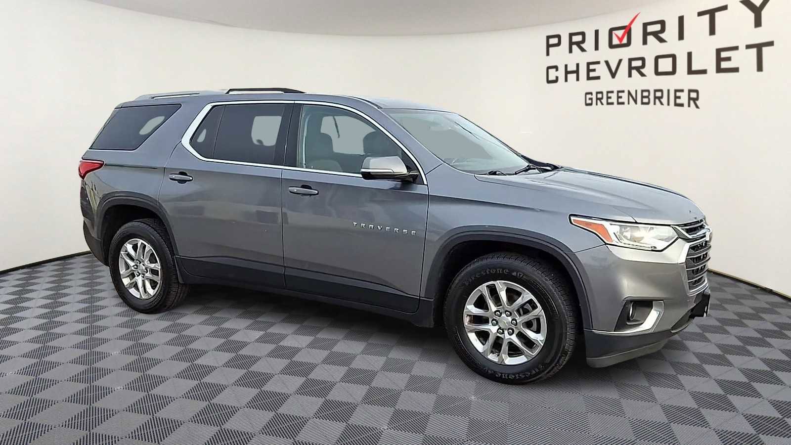 Certified 2018 Chevrolet Traverse LT image 2