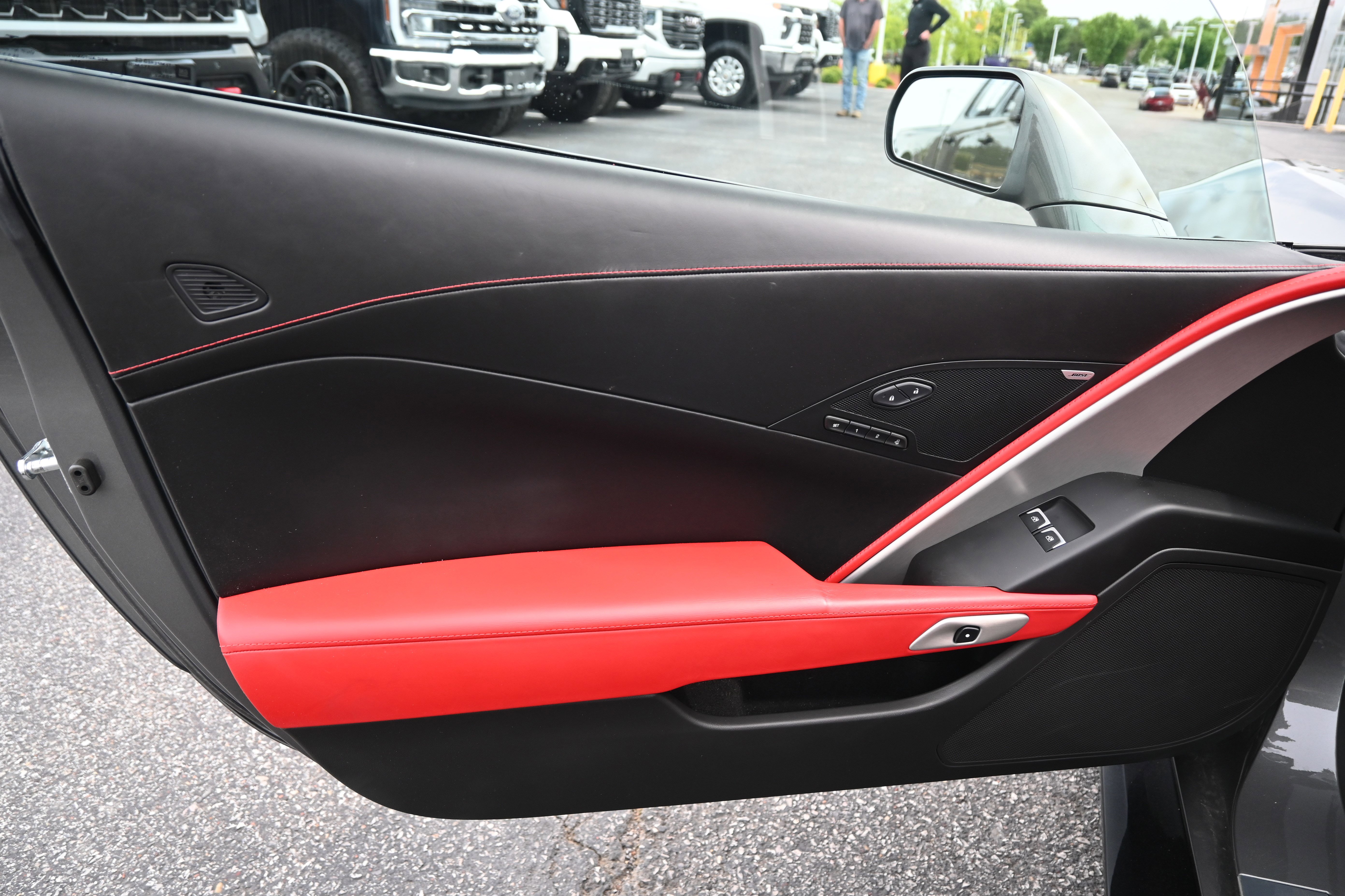 Used 2015 Chevrolet Corvette Z06 w/ 3LZ Preferred Equipment Group RWD image 17