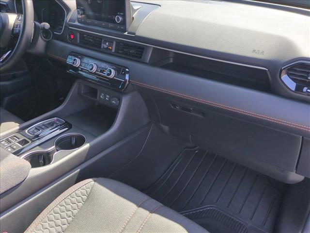 Used 2025 Honda Pilot Sport image 23