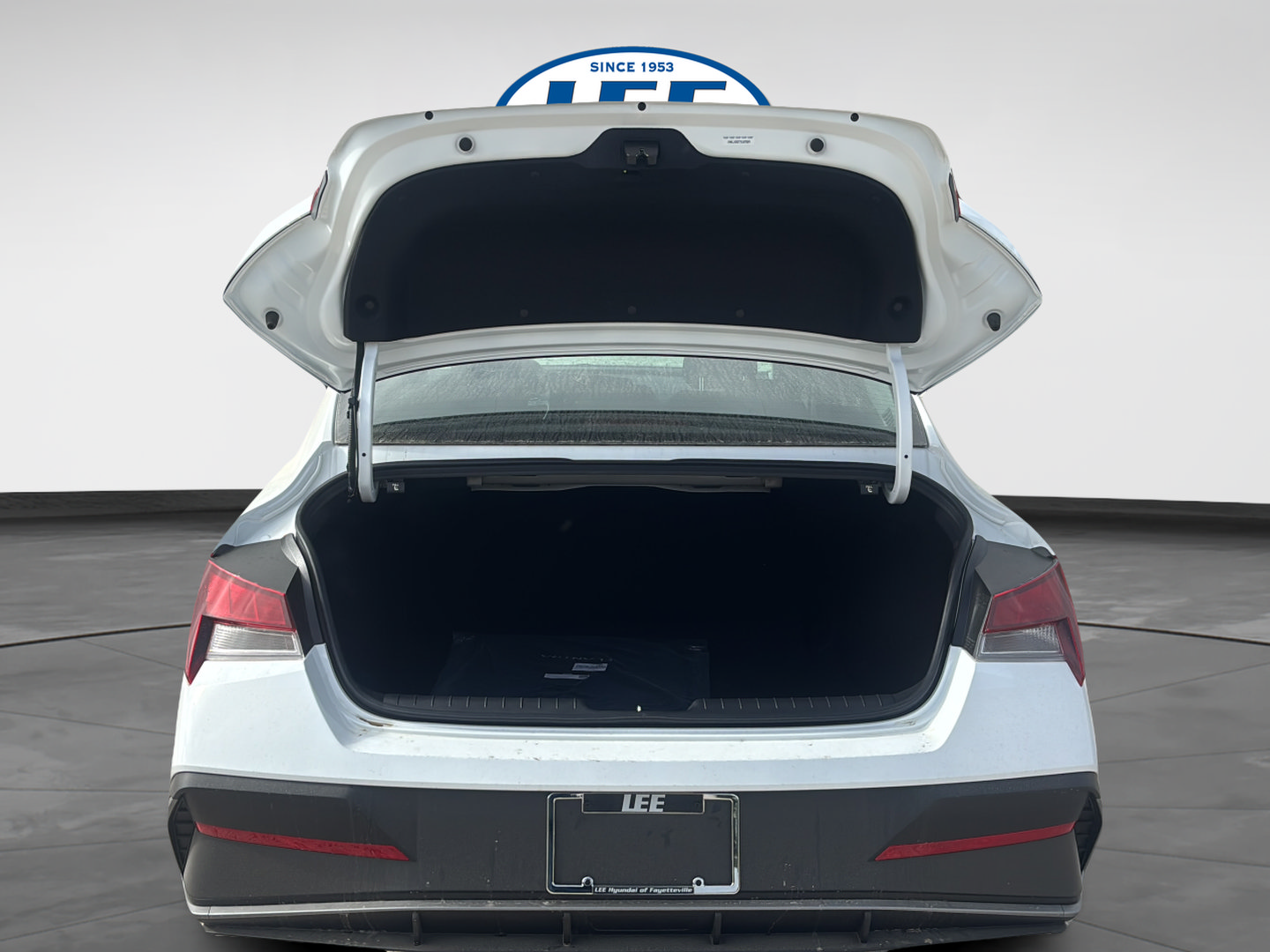 Certified 2026 Hyundai Elantra SE FWD image 17